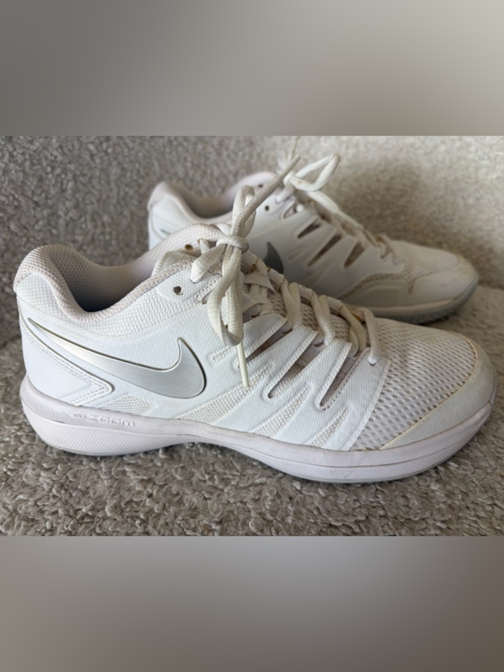 Nike Air Women's White Low-Top Athletic Trainers US7